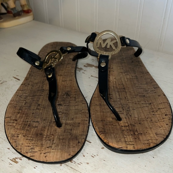 Michael Kors flip flops - Picture 3 of 5